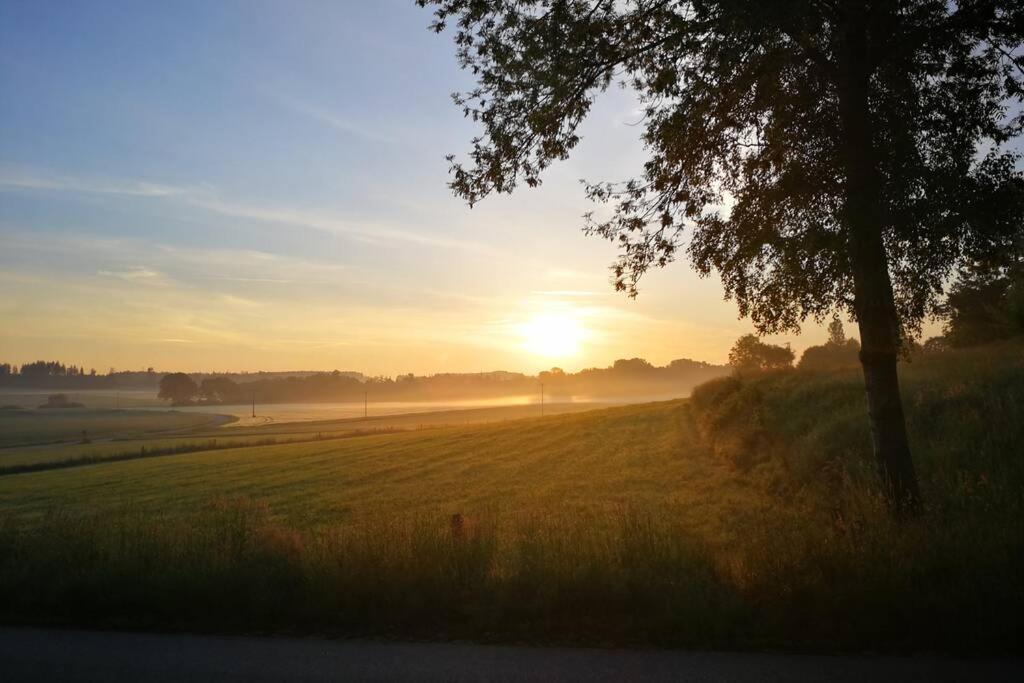 Charmantes Ferienhaeuschen Zwischen Muenchen Und Augsburg Ried  Bagian luar foto